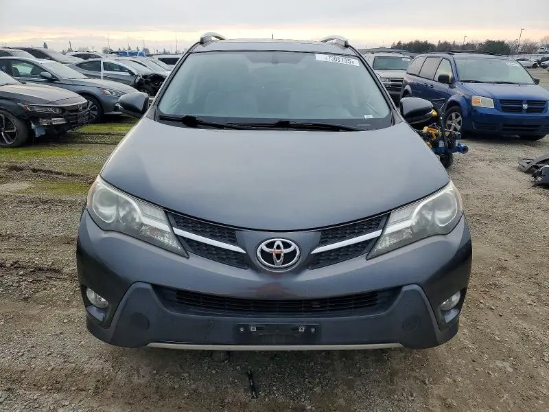 2015 TOYOTA RAV4 XLE  