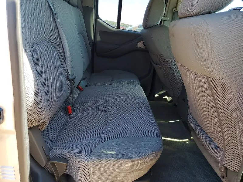 2017 NISSAN FRONTIER SV  