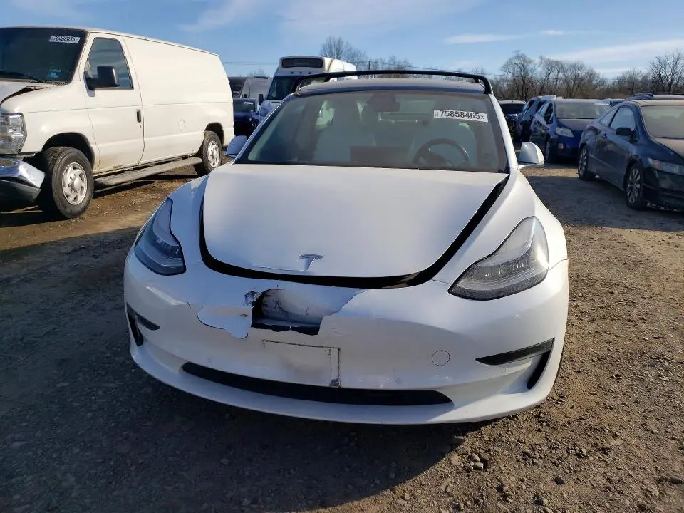 2018 TESLA MODEL 3   