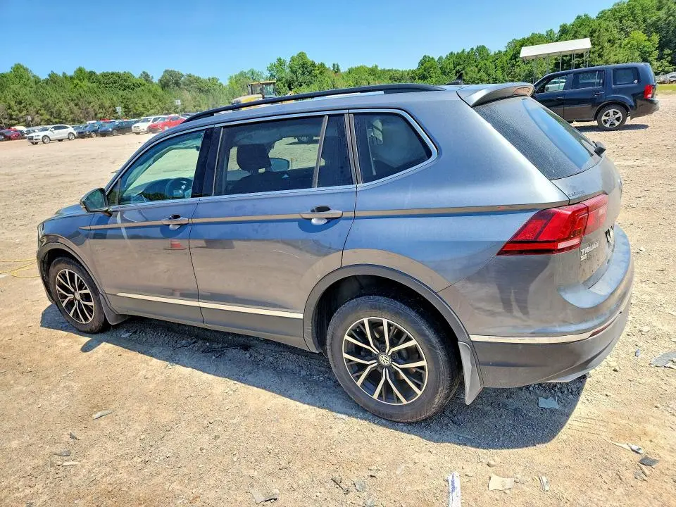2021 VOLKSWAGEN TIGUAN SE  