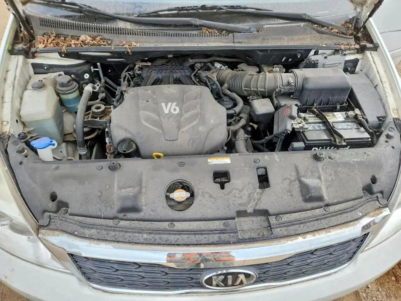 2011 KIA SEDONA LX  