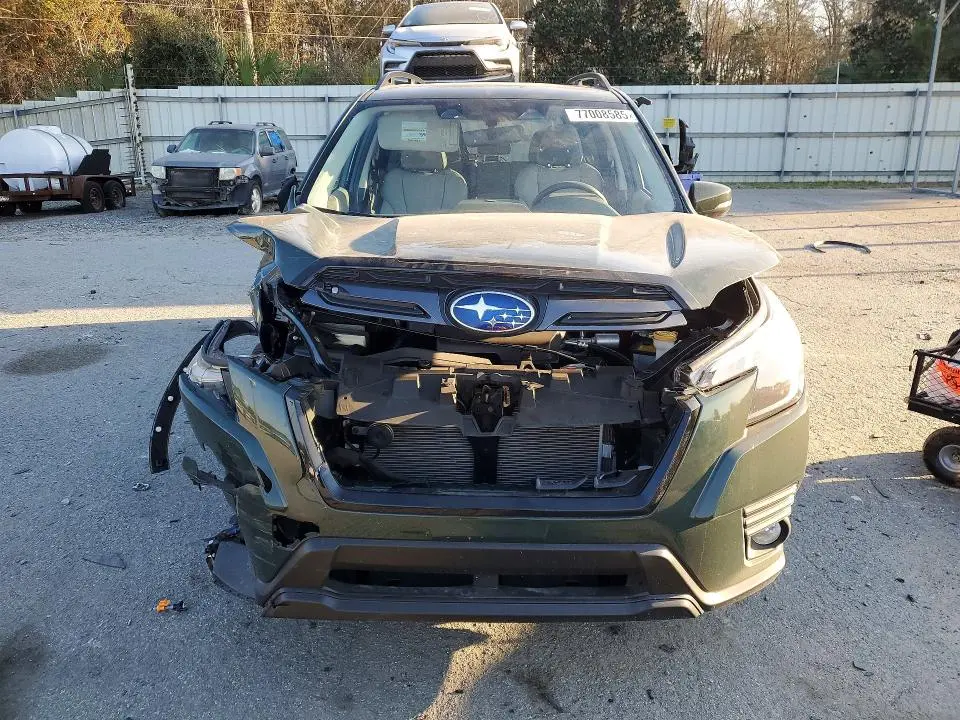 2022 SUBARU FORESTER LIMITED  