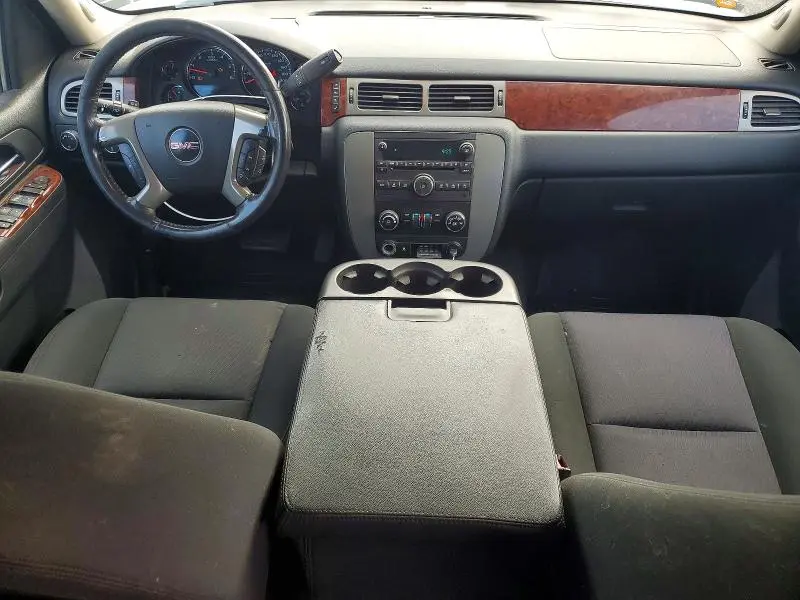 2011 GMC YUKON XL K1500 SLE  