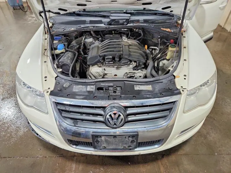 2010 VOLKSWAGEN TOUAREG V6  