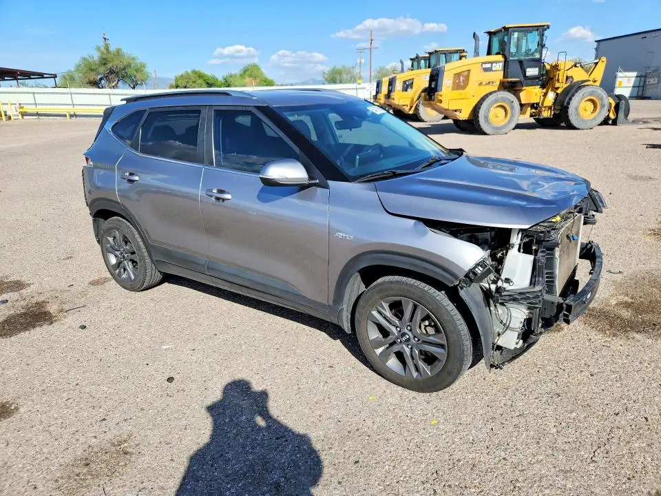 2021 KIA SELTOS S  