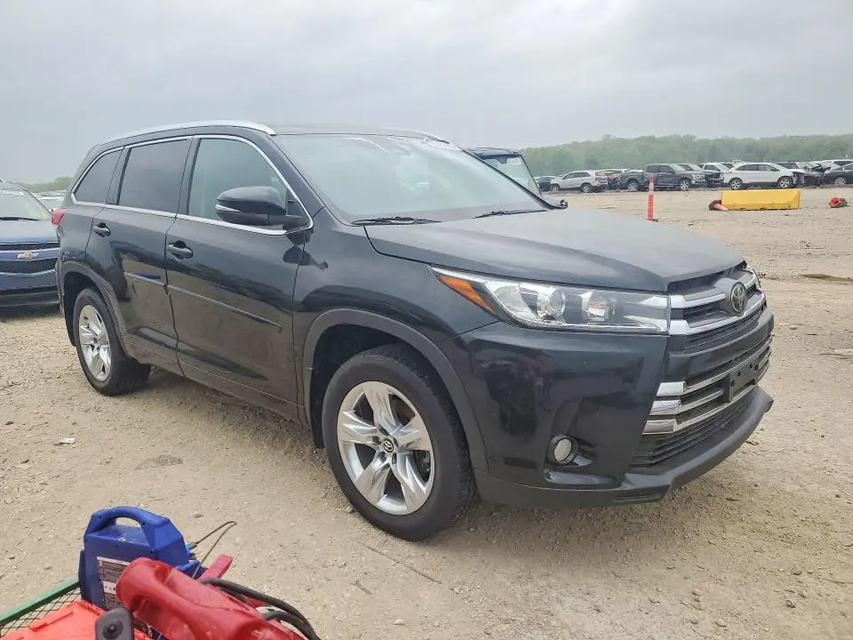 2017 TOYOTA HIGHLANDER LIMITED  