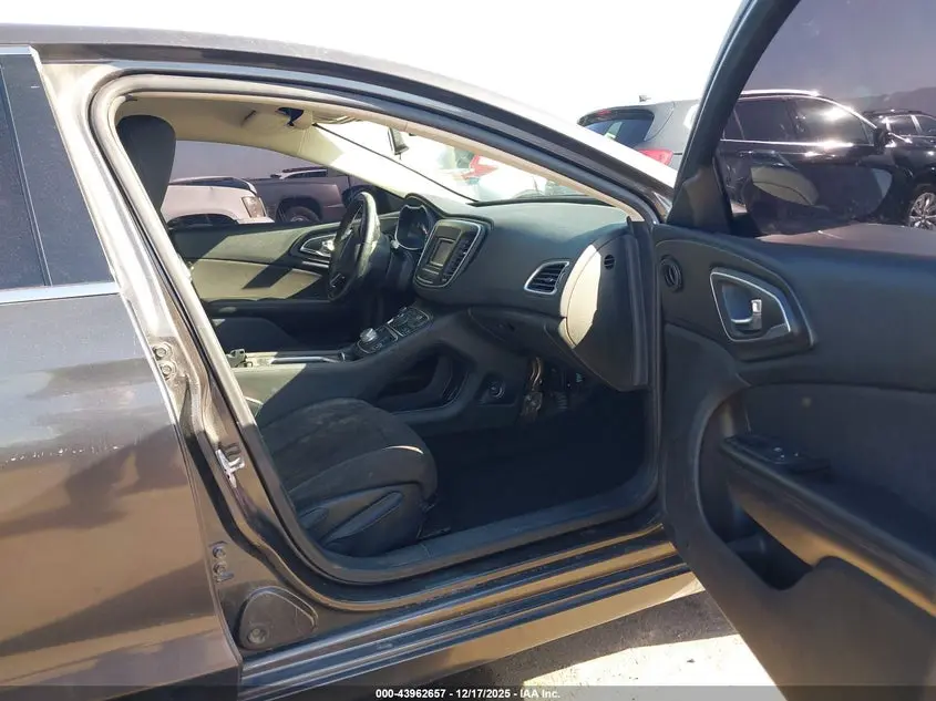 2015 CHRYSLER 200 LIMITED