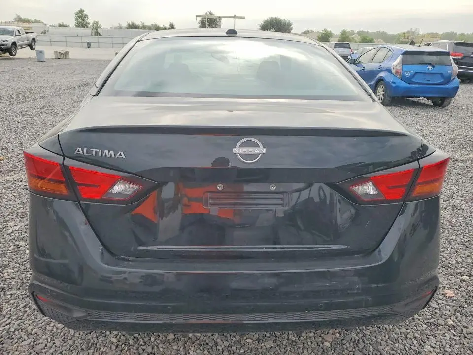 2025 NISSAN ALTIMA SV  