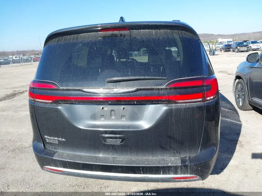 2022 CHRYSLER PACIFICA TOURING L