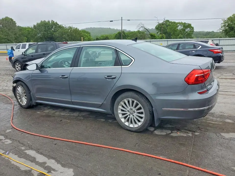 2016 VOLKSWAGEN PASSAT SE  
