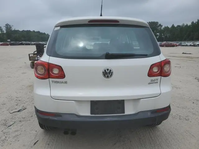 2011 VOLKSWAGEN TIGUAN S  