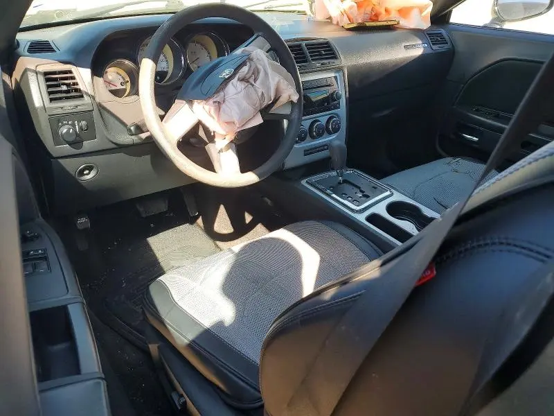 2010 DODGE CHALLENGER SE  