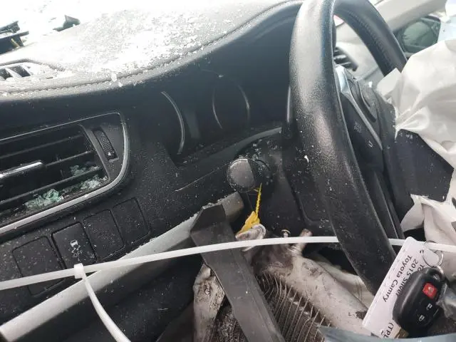 2015 TOYOTA CAMRY LE  