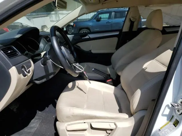 2017 VOLKSWAGEN JETTA SE  