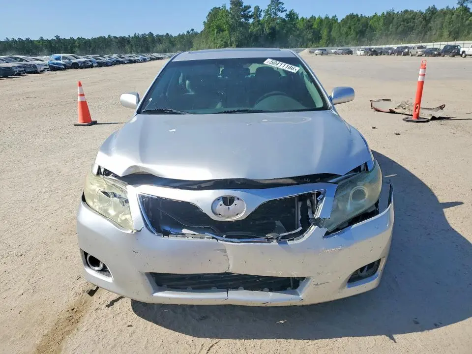 2011 TOYOTA CAMRY XLE  