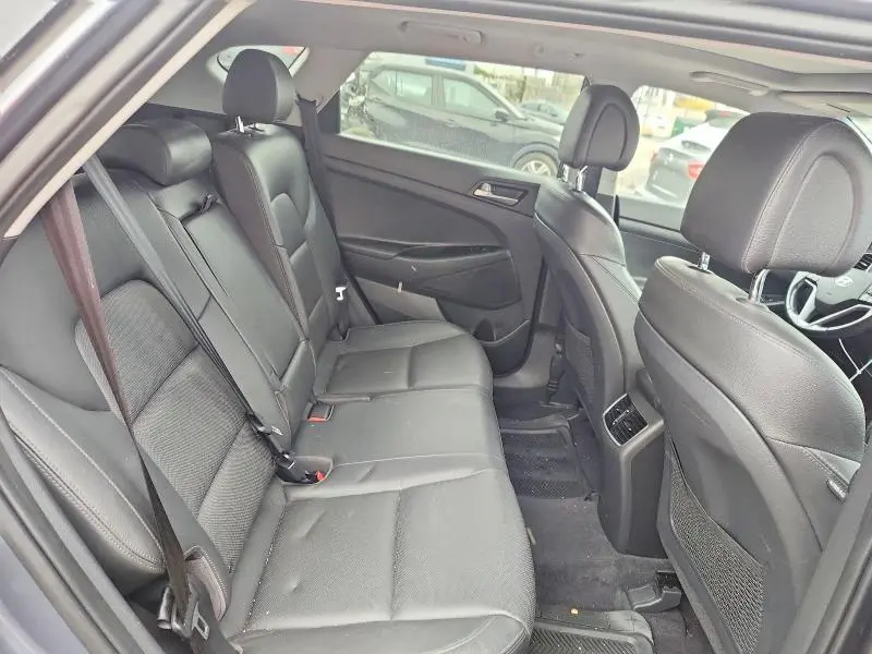 2018 HYUNDAI TUCSON SE  