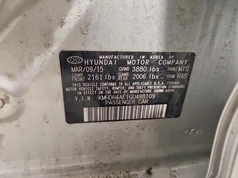 2016 HYUNDAI ELANTRA SE  