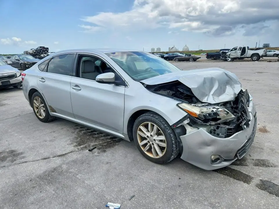 2013 TOYOTA AVALON XLE  