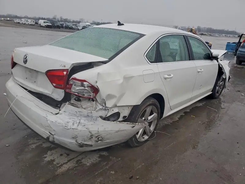 2015 VOLKSWAGEN PASSAT S  