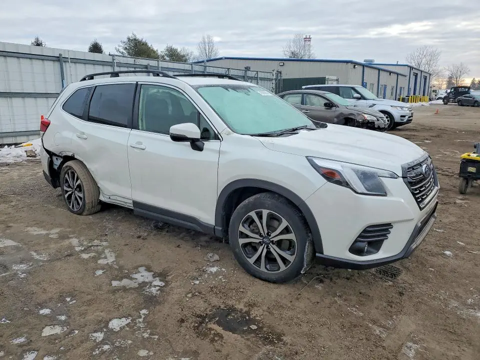 2024 SUBARU FORESTER LIMITED  