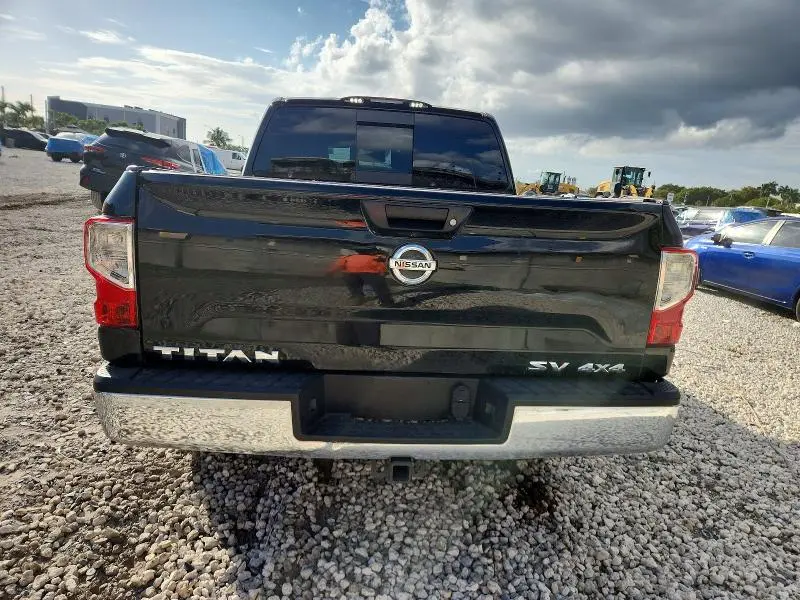 2018 NISSAN TITAN SV  