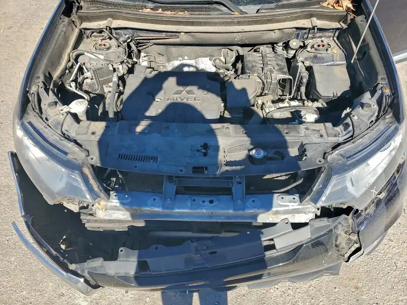 2016 MITSUBISHI OUTLANDER SE  