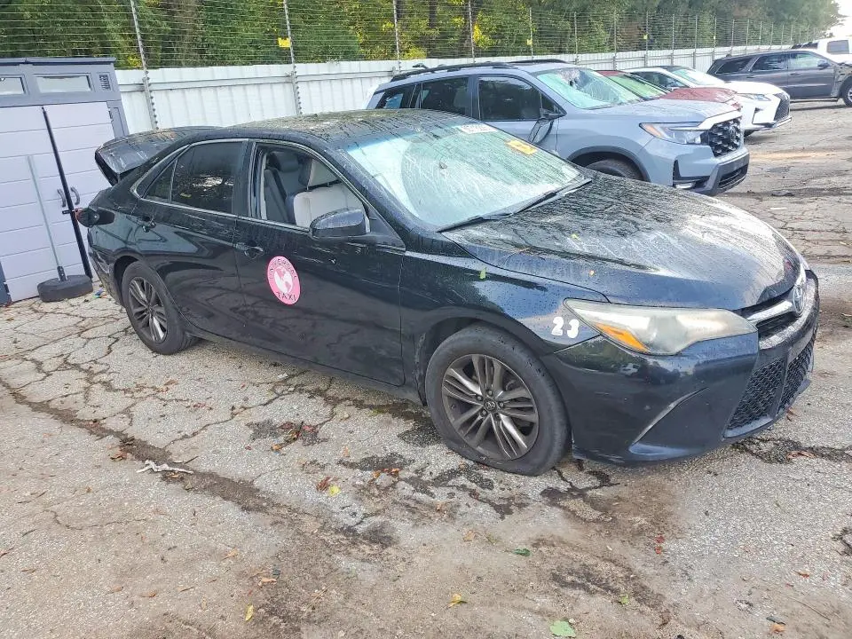 2016 TOYOTA CAMRY SE  