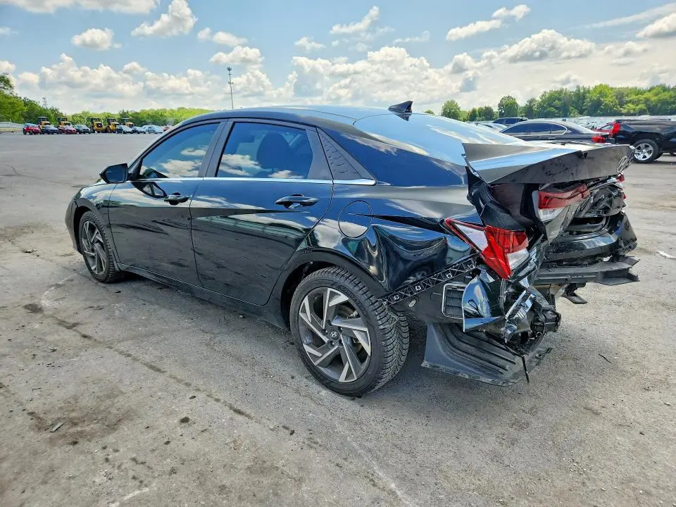 2024 HYUNDAI ELANTRA SEL  