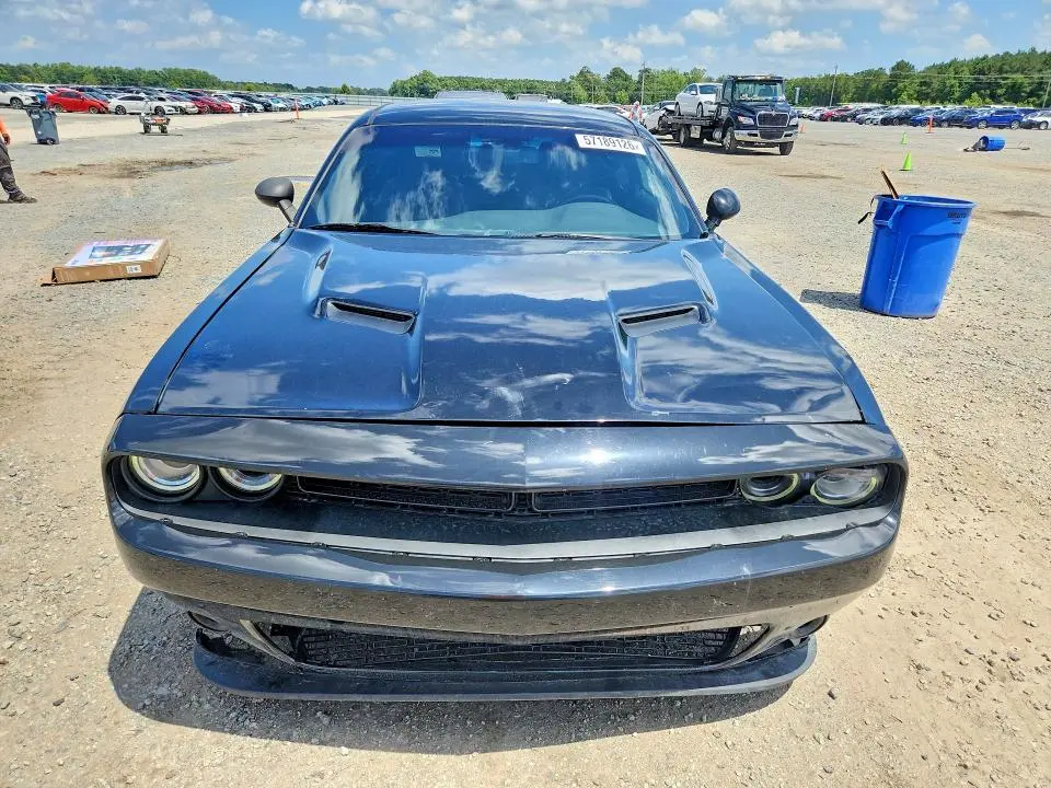 2017 DODGE CHALLENGER SXT  