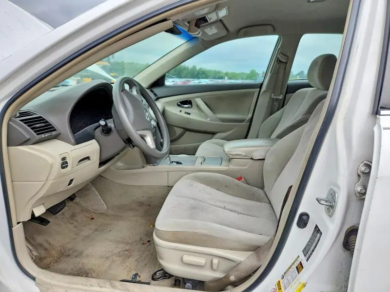 2011 TOYOTA CAMRY LE  