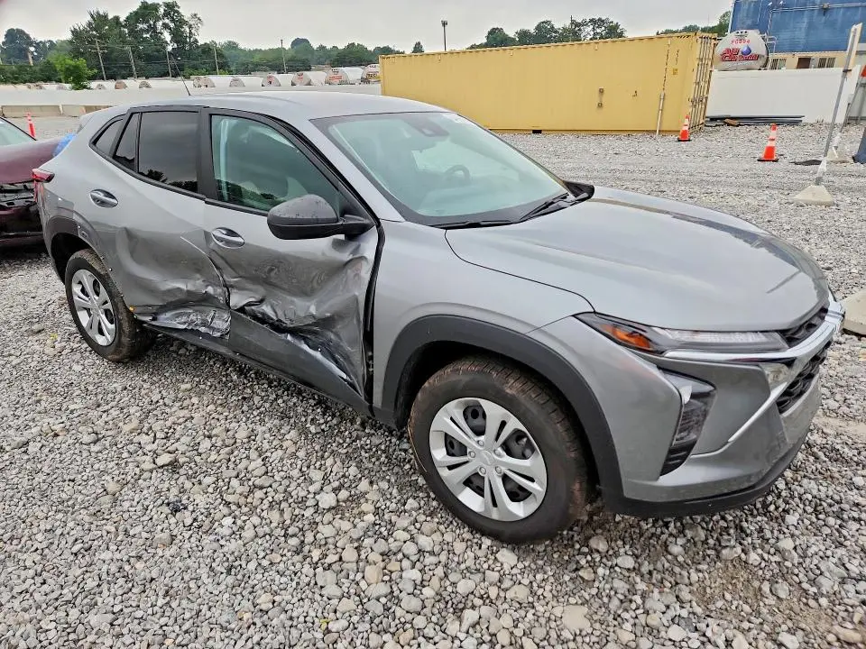 2024 CHEVROLET TRAX LS  