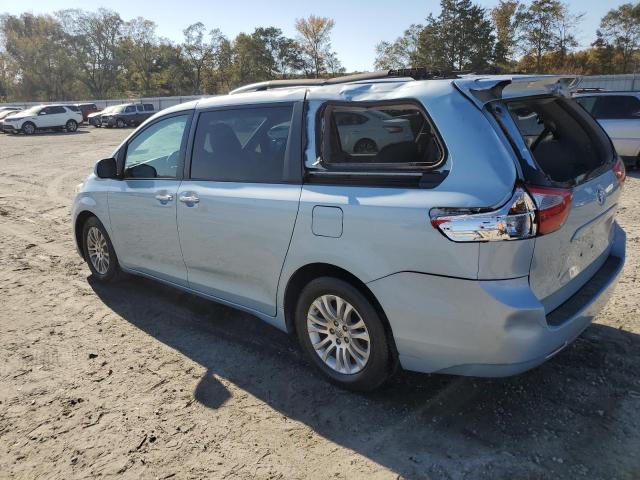 2017 TOYOTA SIENNA XLE