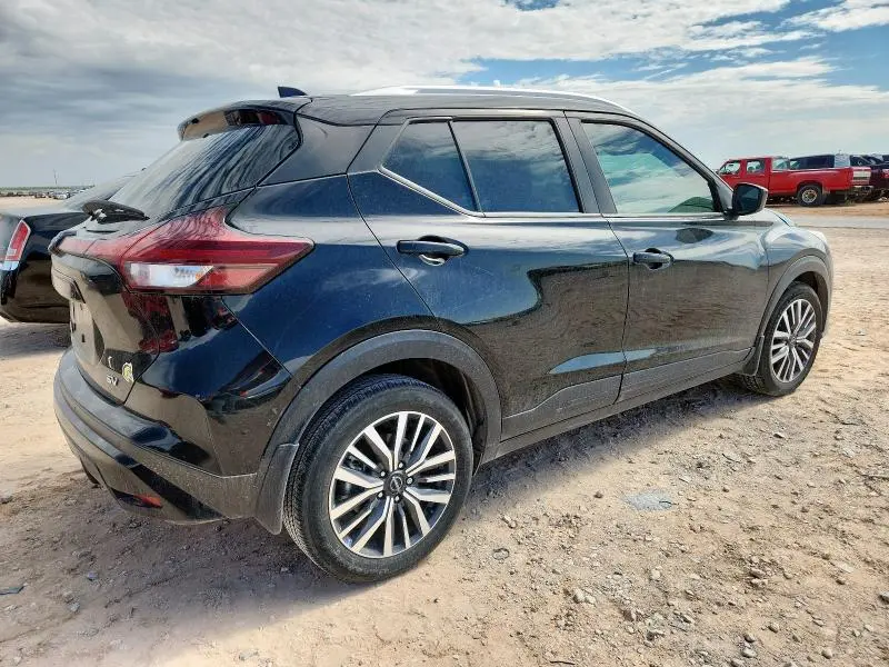 2024 NISSAN KICKS SV  