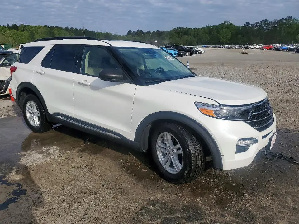 2021 FORD EXPLORER XLT  