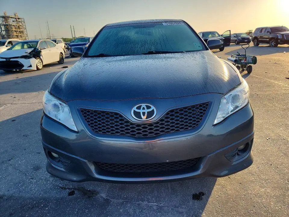 2010 TOYOTA CAMRY SE V6  