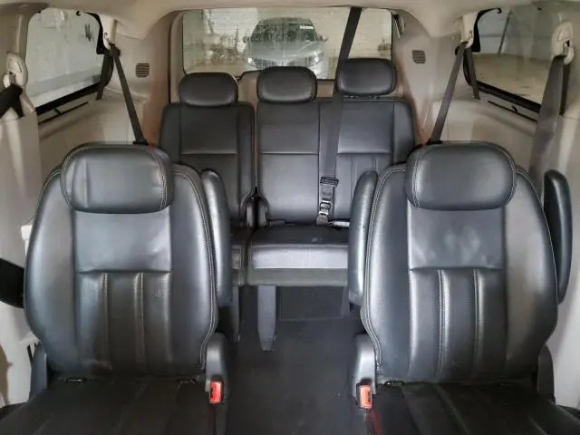 2010 CHRYSLER TOWN & COUNTRY TOURING PLUS  
