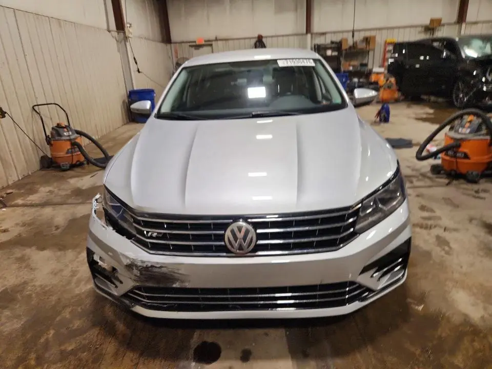 2017 VOLKSWAGEN PASSAT R-LINE  
