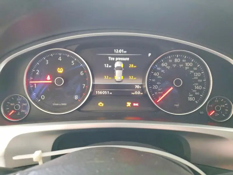 2015 VOLKSWAGEN TOUAREG V6  
