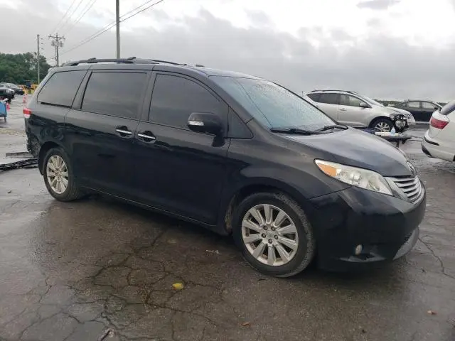 2013 TOYOTA SIENNA XLE  