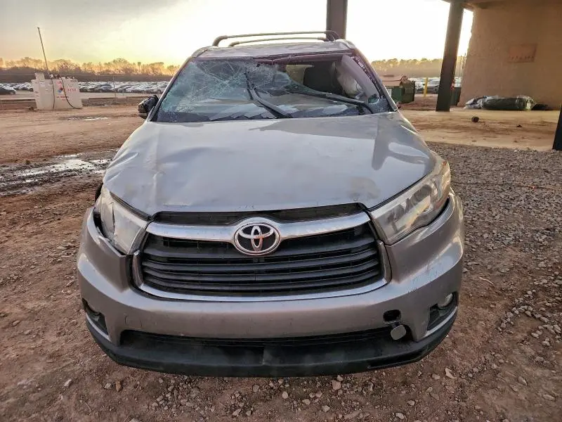 2015 TOYOTA HIGHLANDER XLE  