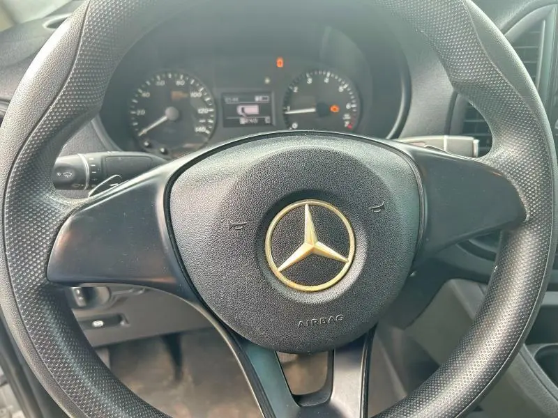 2017 MERCEDES-BENZ METRIS   