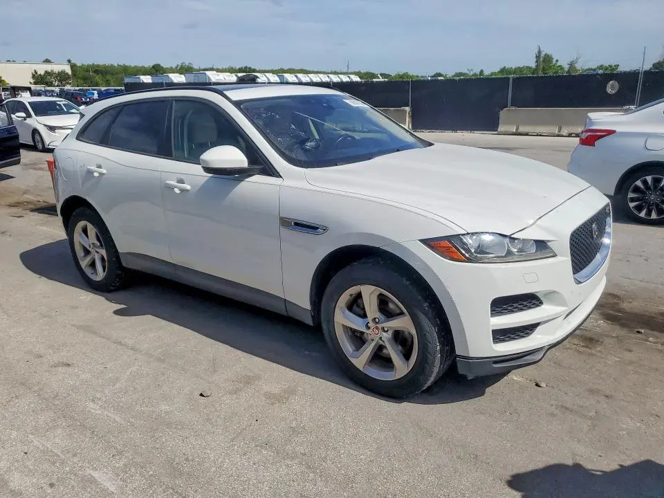 2017 JAGU F-PACE PRE   