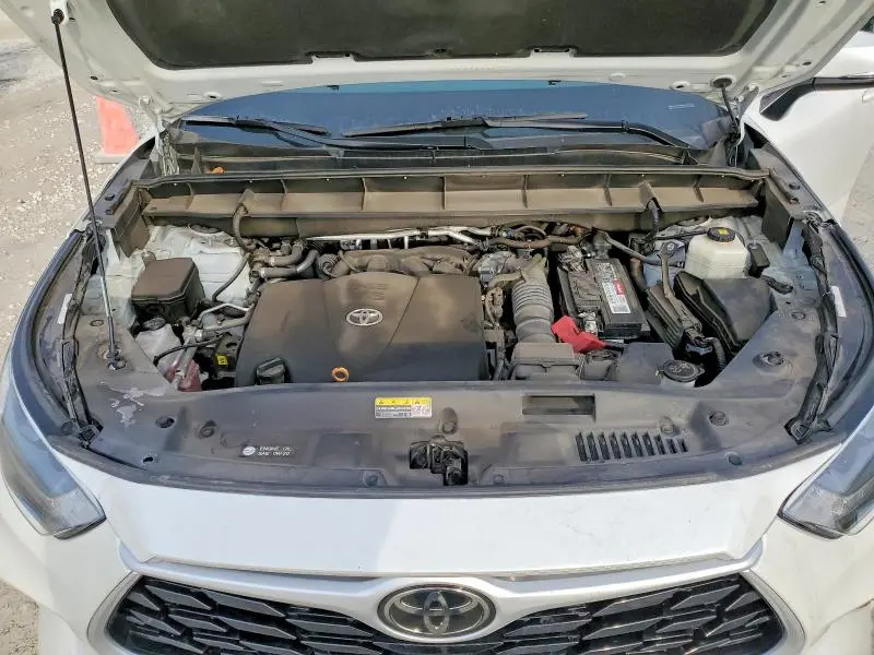 2021 TOYOTA HIGHLANDER L  