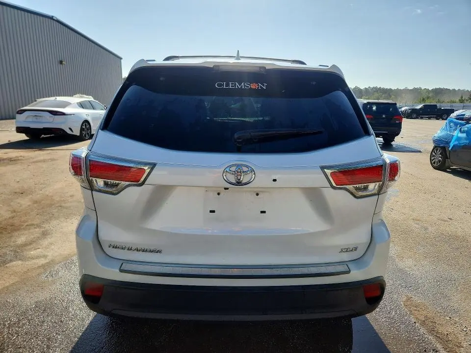 2016 TOYOTA HIGHLANDER XLE  
