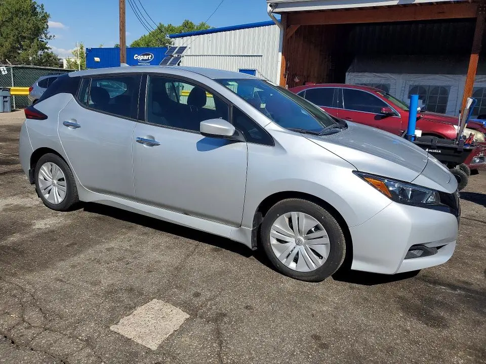 2025 NISSAN LEAF S  