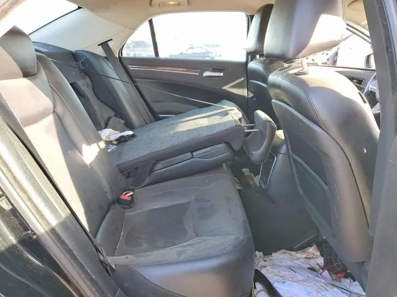 2016 CHRYSLER 300 LIMITED  