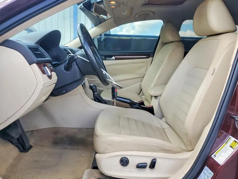 2012 VOLKSWAGEN PASSAT SEL  