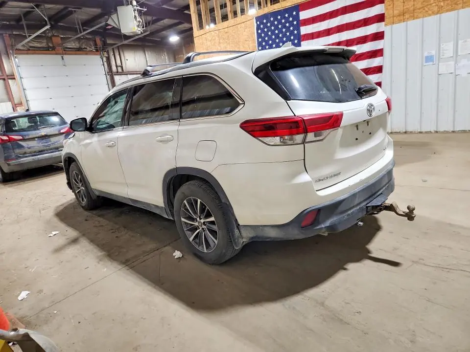 2019 TOYOTA HIGHLANDER XLE  