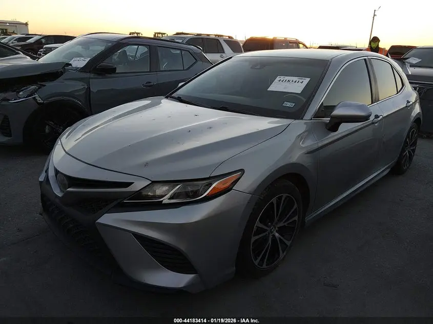 2018 TOYOTA CAMRY SE