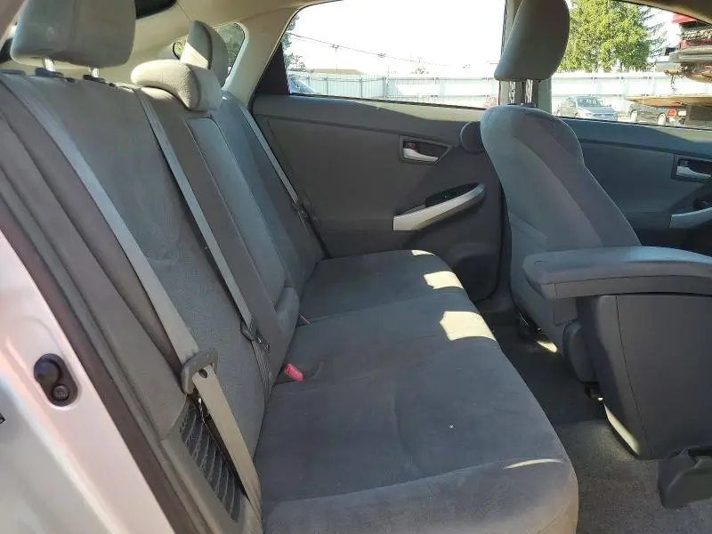 2010 TOYOTA PRIUS III  